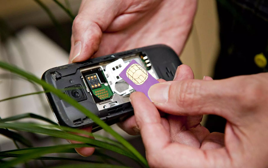 Jäähyväiset sim-korteille: Suomessa voi hankkia kännykän ja liittymän ilman sim-korttia, ja tulevaisuudessa se voi olla yleisin tapa