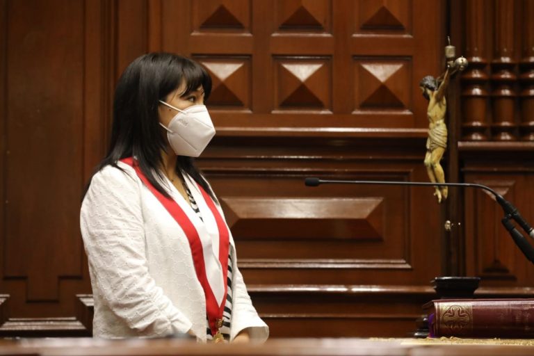 Presidenta del Congreso destaca liderazgo de una mujer en Gabinete Ministerial