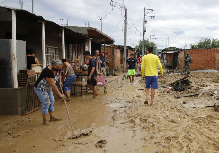 Colombia declara situación de desastre en islas arrasadas por huracán Iota